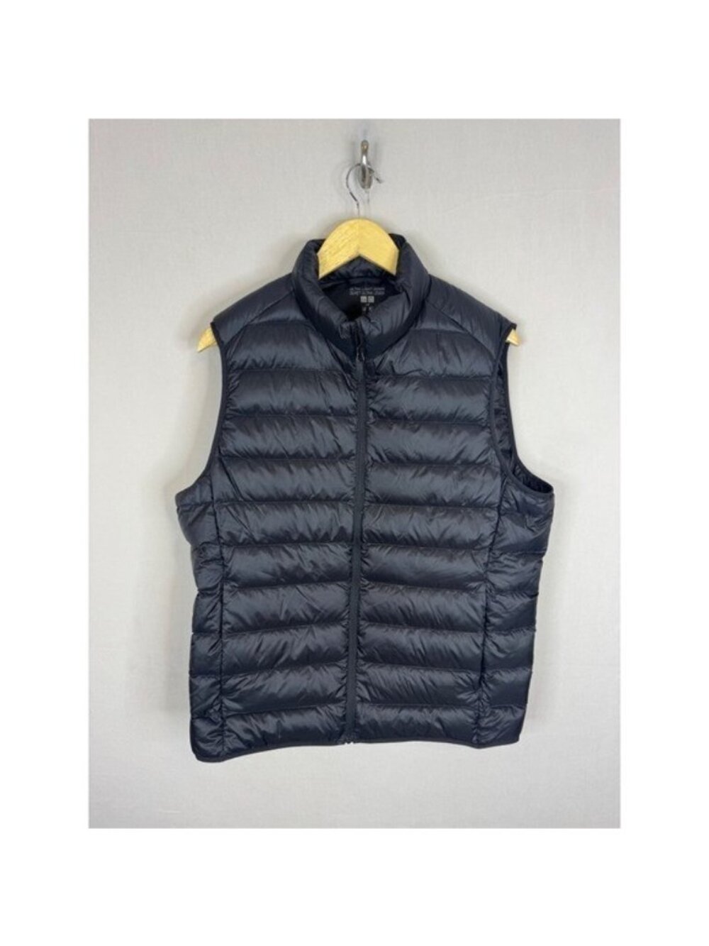 Uniqlo Ultra Light Down Vest Mens Large Black Puffer Full Zip Water Repellent
